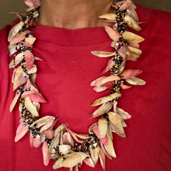 Chunky shell and seed bead one of a kind 24” necklace - Picture 8 of 10